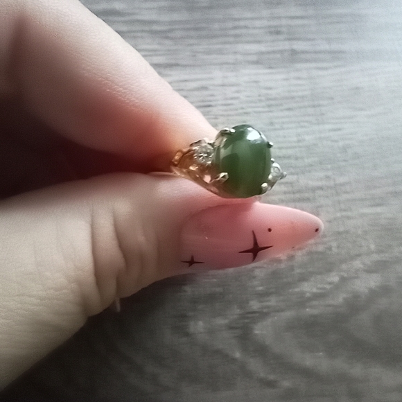 Vintage Avon Jadite Ring - Picture 3 of 6